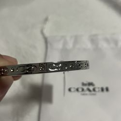 coach bangle bracelet 