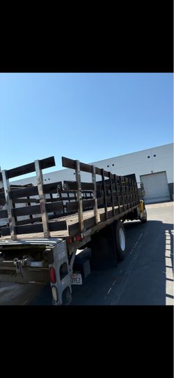 Flat Bed (No Lift Gate)