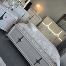✨️4pc Queen, King Bedrooms ✨️ Furniture Sectionals, Dining Avail