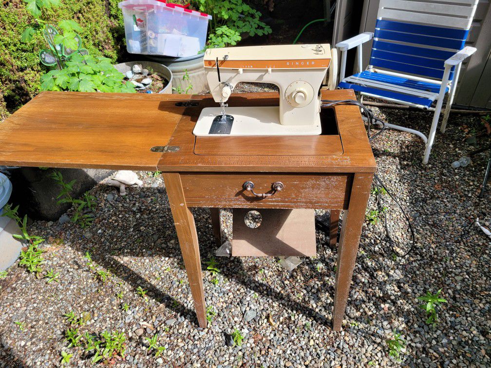 Singer Sewing Machine/table .u Lj7ljll