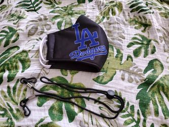 2 Pc Los Angeles Dodgers Face Mask & Lanyard Set