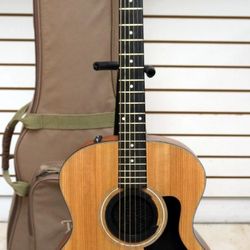 Taylor 144-E 6 String Acoustic/Electric Guitar With Soft Case
