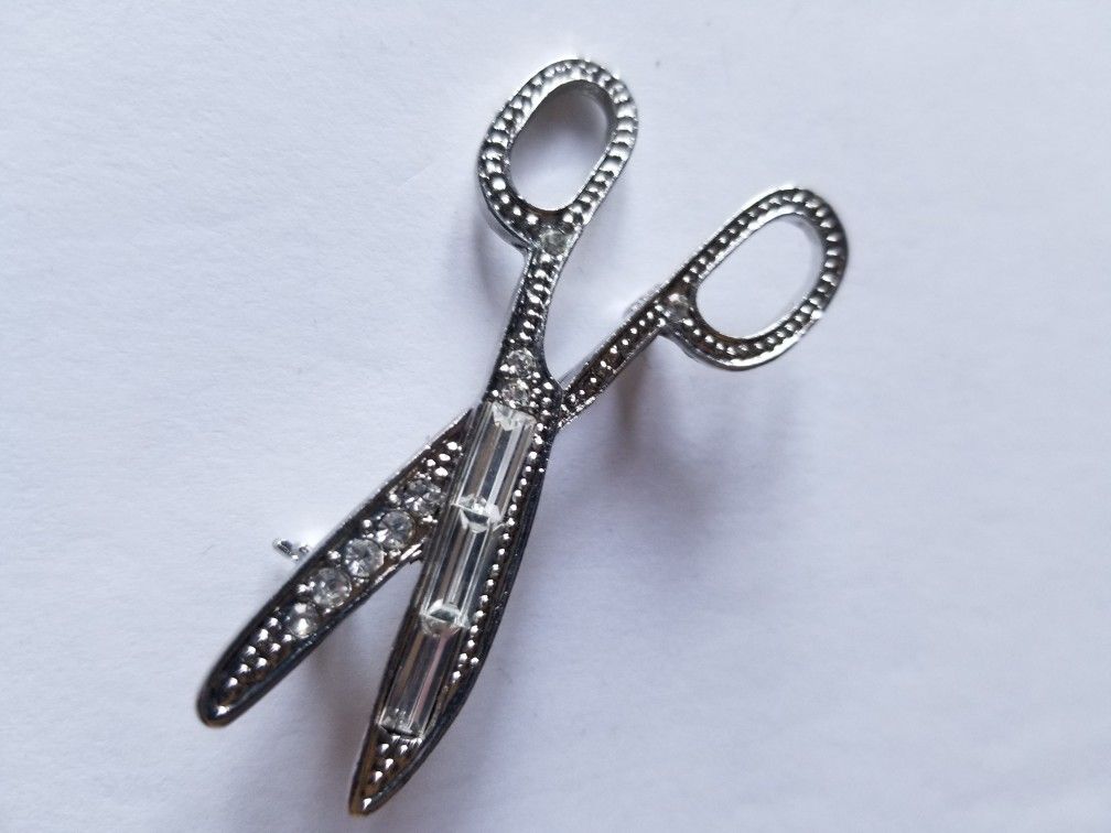 Scissors brooch/pin