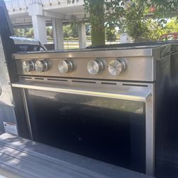 Smart Stove Whirlpool. Price Including Delivery 