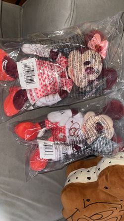 Mickey & Minnie Valentines plushies