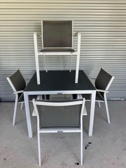 Patio Table & 4 - Great Condition