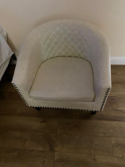 Set of two sitting chairs
