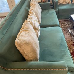 6 Piece Living Room Set 2 Sofas 1 Loveseat / Coffee Table And 2 End Tables 