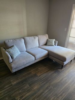 🌟 Light Gray Sectional Sofa