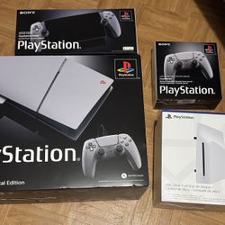 ***Limited Edition 30th Anniversary Sony PlayStation 5 Bundle***