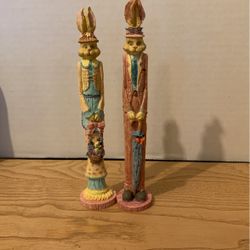 Pair of hand painted wooden? Tall skinny pencil Easter bunny figurines A8