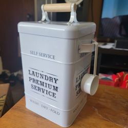 💖NEW METAL LAUNDRY CANISTER, COMES WITH A SCOOPER THAT HANGS ON THE SIDE. 12"Tx6.5" W