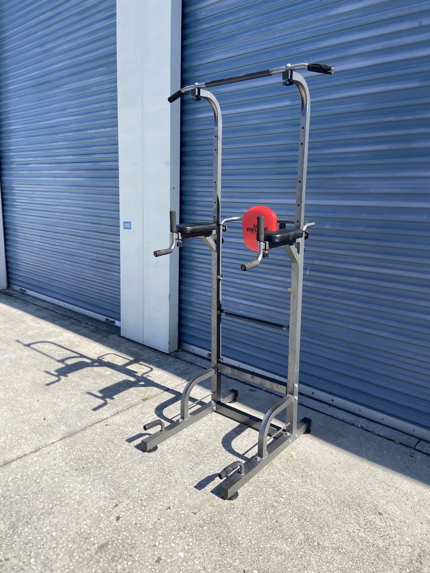 Pull Up Tower