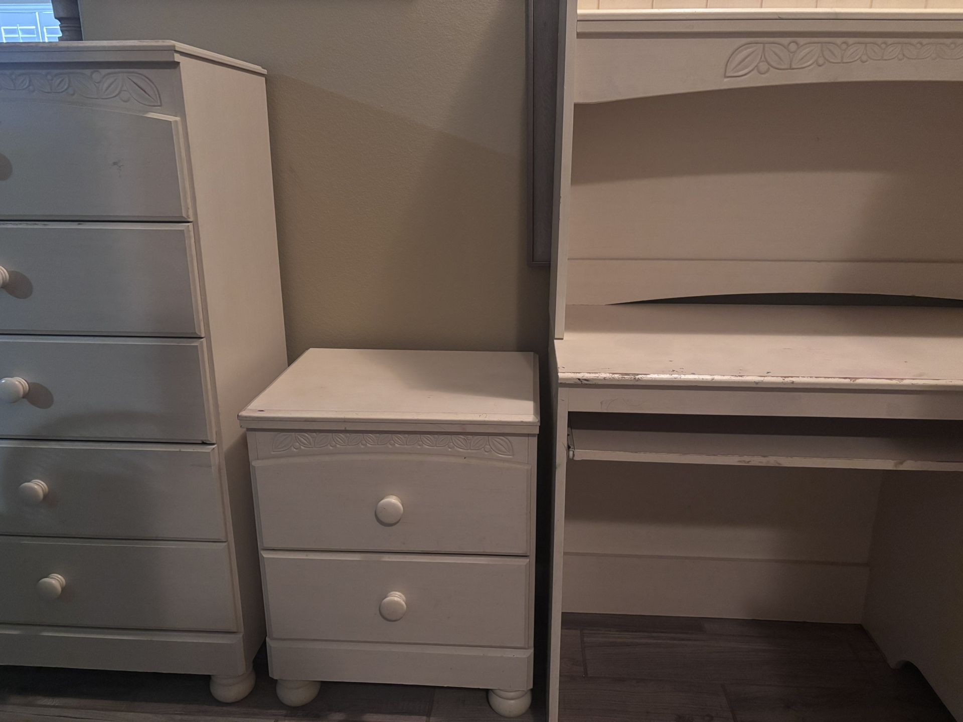 3 Pieces Bedroom Furniture For Girl Desk, Dresser And  End Table