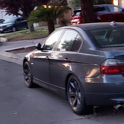 2006 325 I Was At A Red Light And. Just Stopped Running