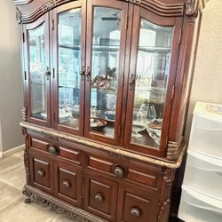 Curio And Dining Table Set