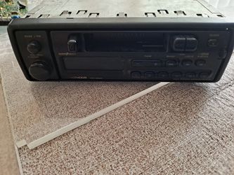 Pioneer KEH-2500 Car Radio Detachable Face. With A Cassette Player.  My First Radio Works Perfectly.