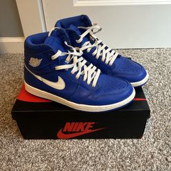 Jordan 1 Retro High Hyper Royal (Size 9)