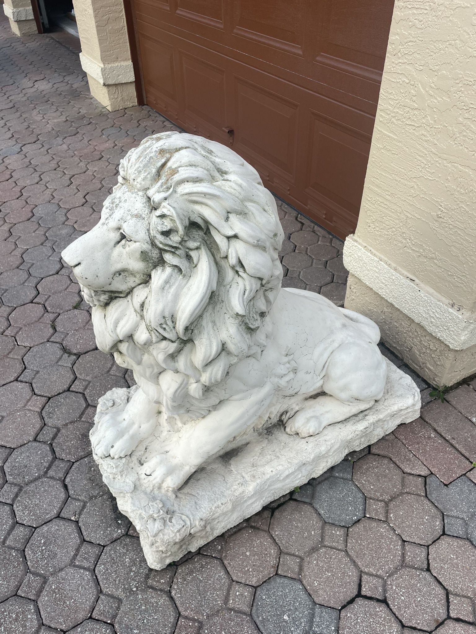 Decorative Stone Lions