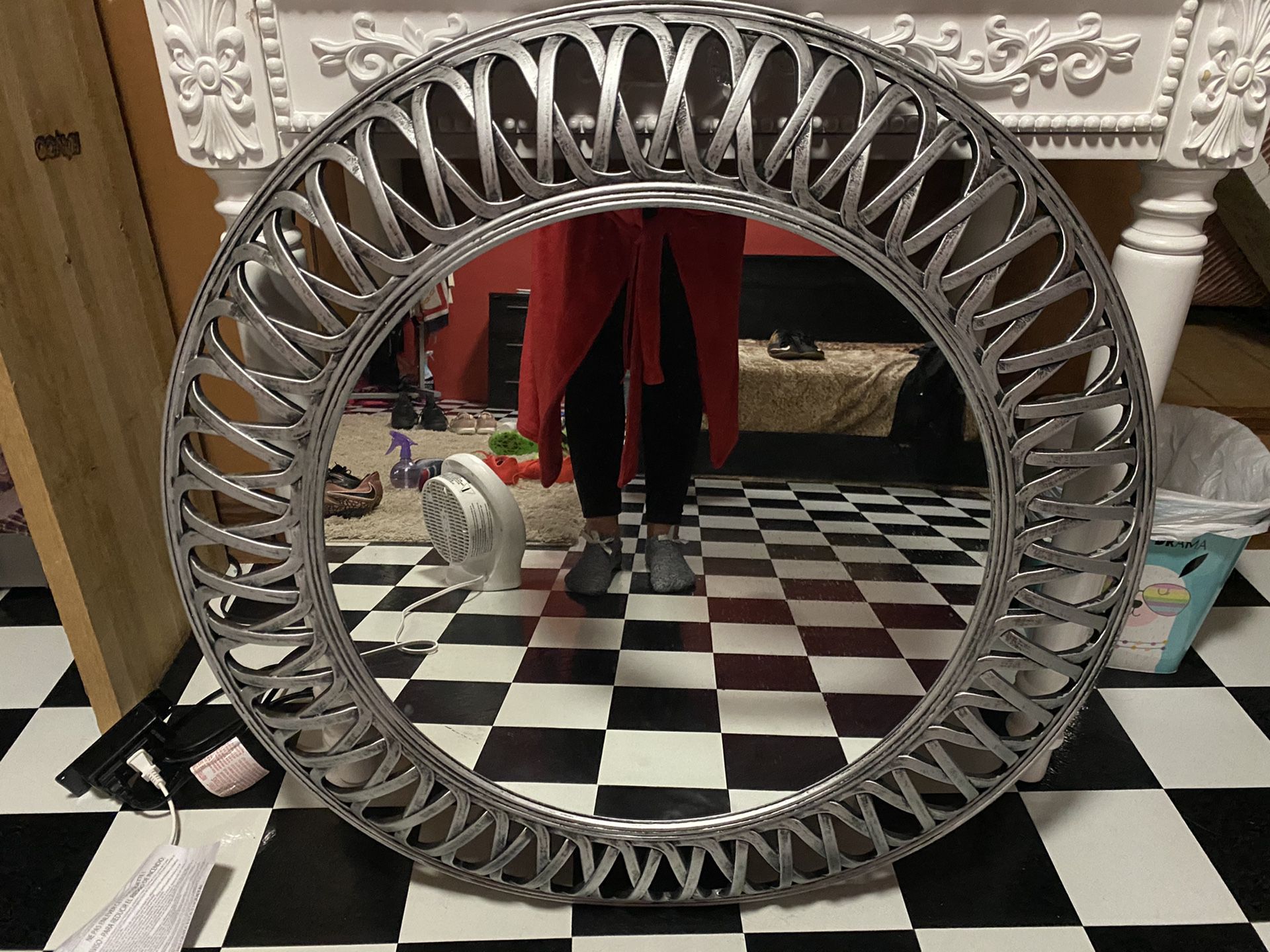 Beautiful mirror bought it two weeks ago !