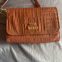 🔥FOR SALE: Steve Madden Embossed Crossbody Bag - LIKE NEW🔥
