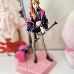 BLACKPINK LISA LIMITED EDITION FIGURE
