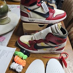 Off-White X Air Jordan 1 Retro High OG 'Chicago'- DS SIZE 11 MEN
