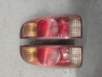2008 Tacoma Tail Light Assembly Pair
