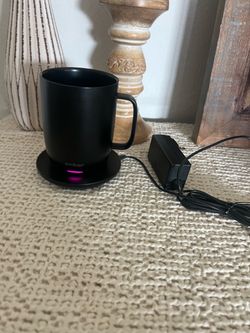 Ember 14oz smart mug and charging base