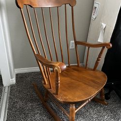 Antique Maple Rocking Chair 