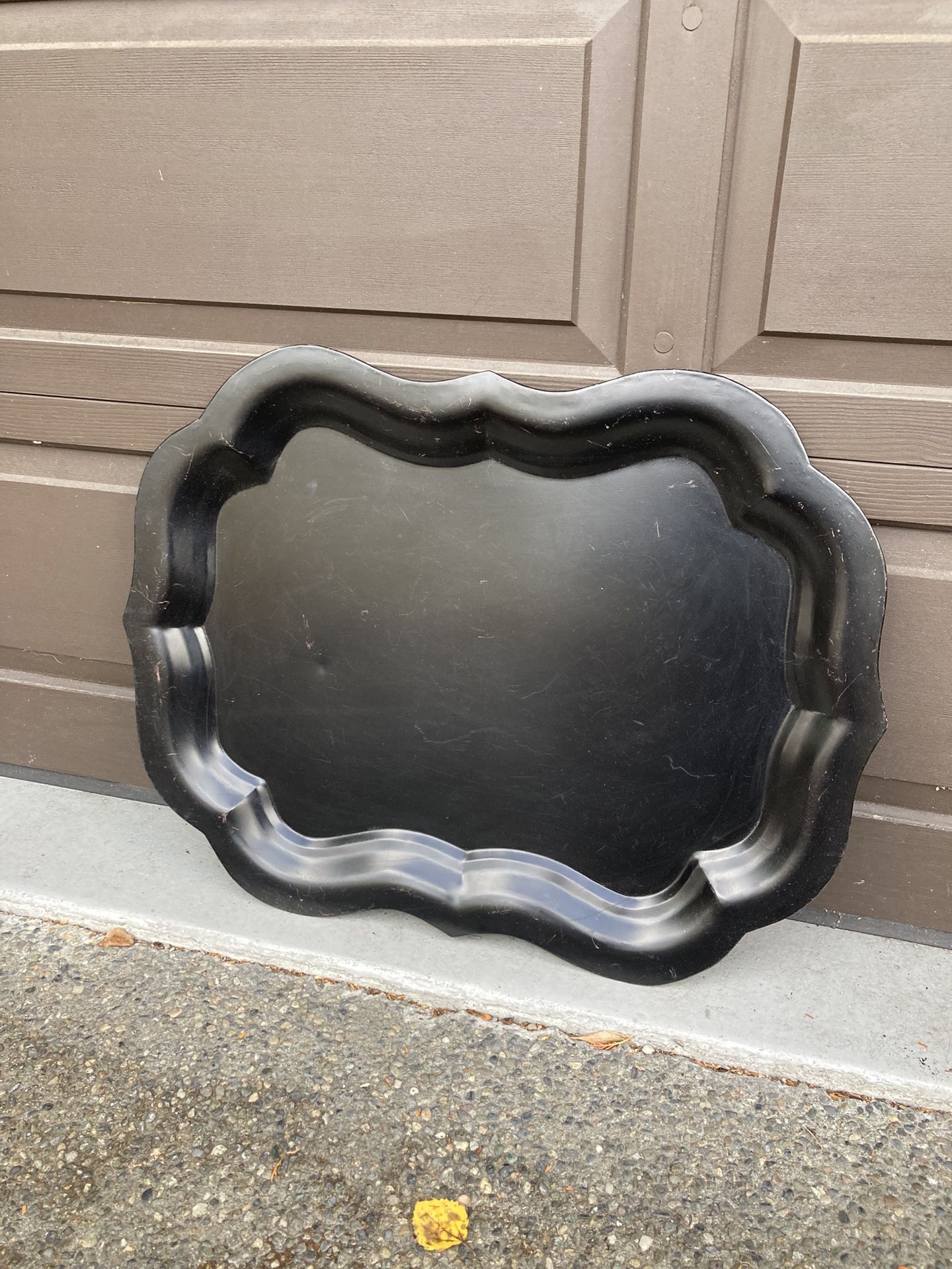 Toile Painted Metal Tray