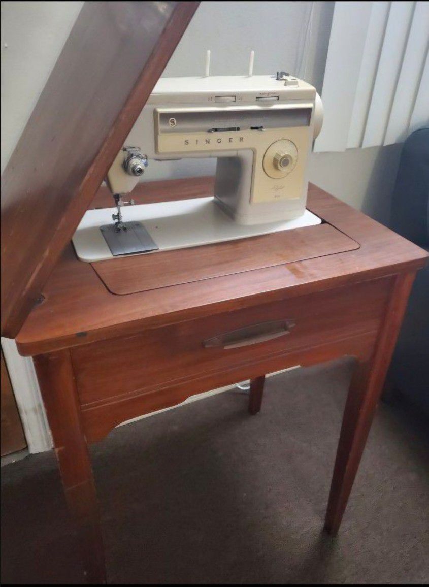 Singer Stylist 513 Sewing Machine 