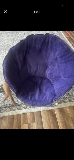 Saucer chair