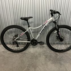 BICYCLE TREK 21 SPEED SIZE 27,5 BRAND NEW 