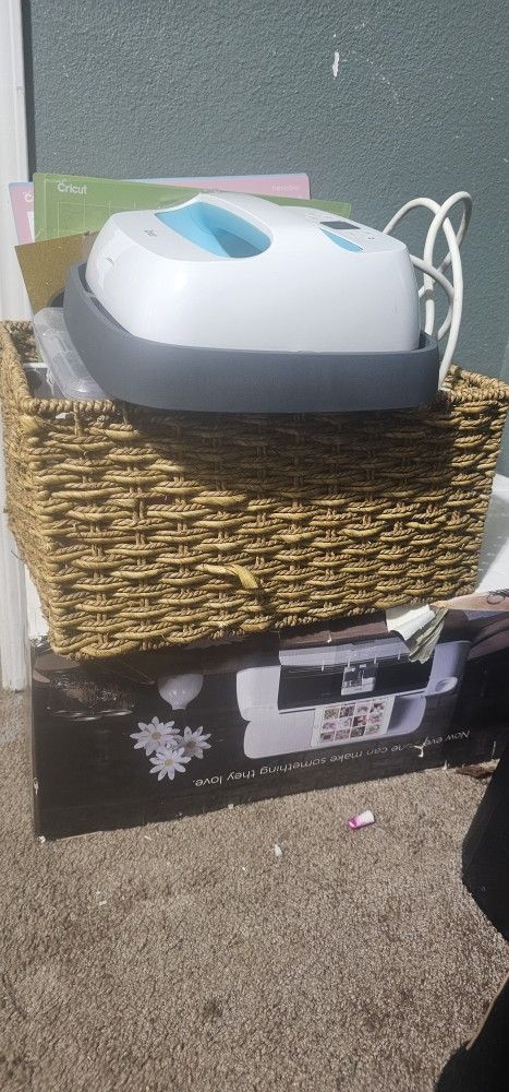 Cricut Maker With Extras