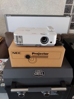 NEC NP- ME301X-Portable XGA  LCD Projector 