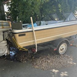 Sea swirl Boat Runs Good 