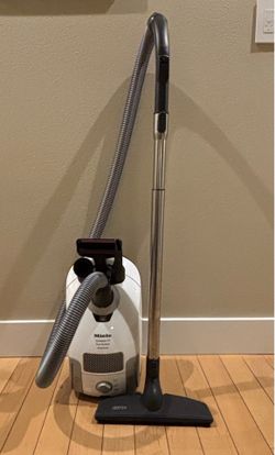 Miele Compact C1 PowerLine Canister Vacuum