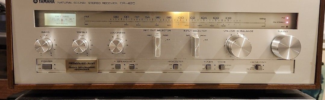 Yamaha CR-420
AM/FM Stereo Receiver (1977-80)