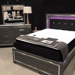 4 Pieces Bedroom Set By Ashley 