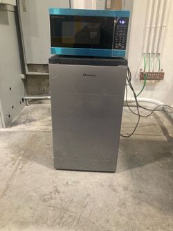 Hisense Compact Refrigerator