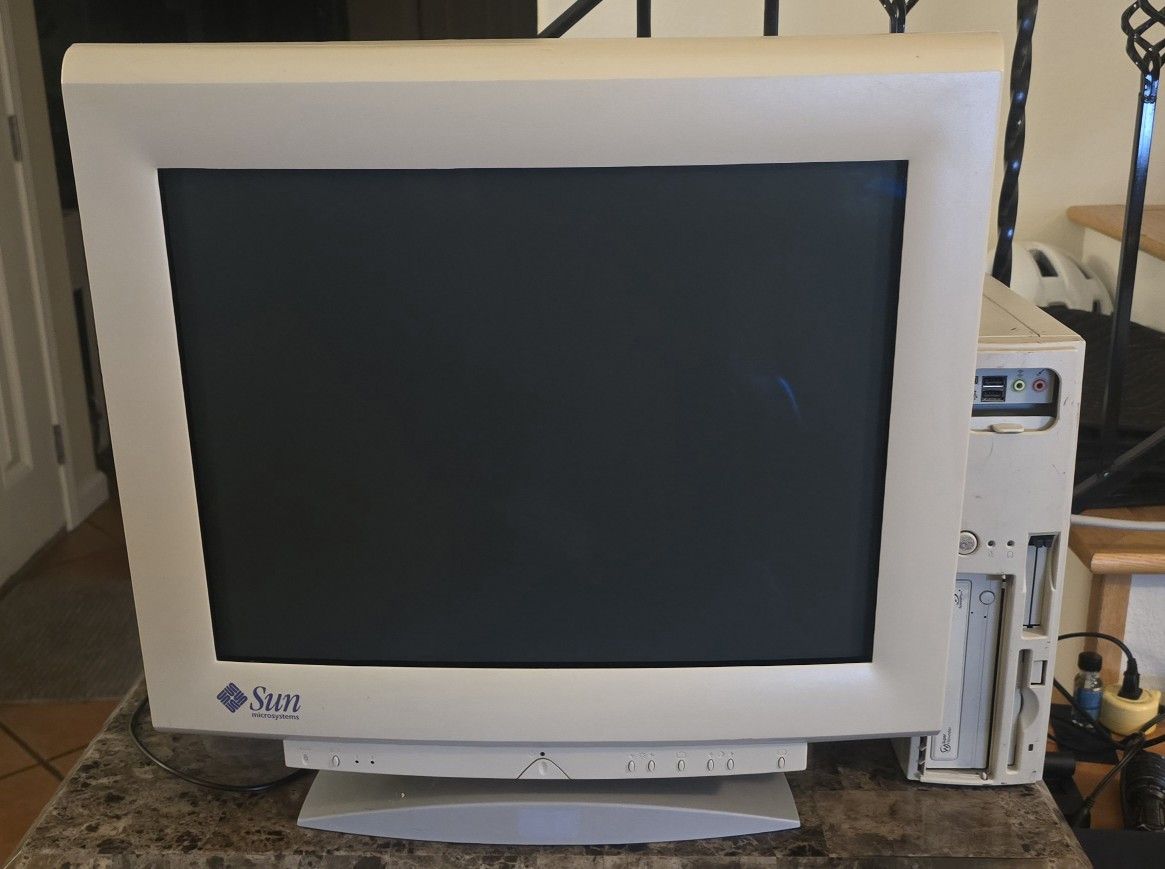 Samba 845gv retro Pentium 4 desktop computer (game console sized)

