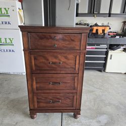 Hardwood 4 Drawer Dresser $100 or Best offer.