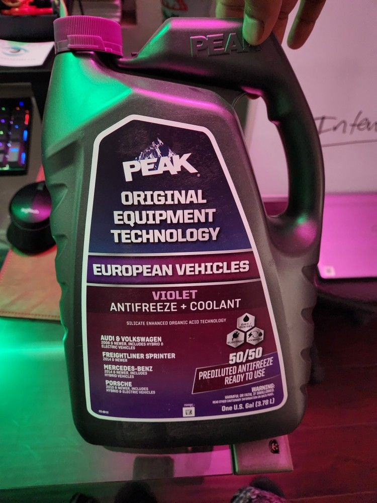 PEAK Original Equipment Technology European Vehicles Pink Antifreeze and Coolant Ready-To-Use - opened
