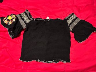 Black Embroidered Floral Sleeve Crop Top