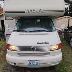 2004 Winnebago  Motorhome 21ft 20,000