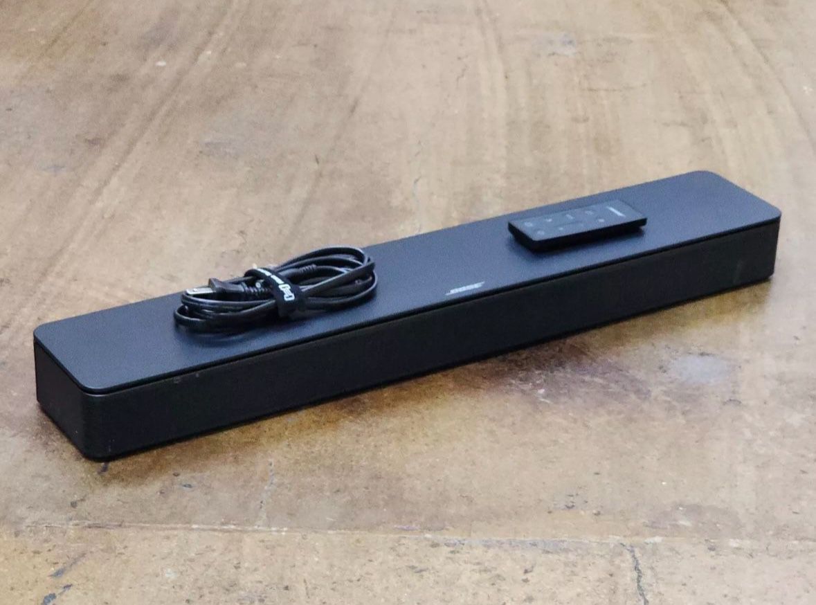 Bose  Sound Bar Model 431974 Black Compact Soundbar With Remoter