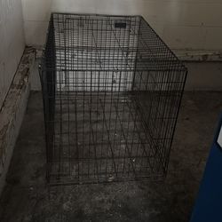 Animal cage / kennel