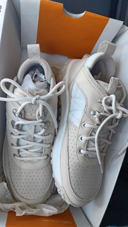 NEW..Women's Timberland Tennis size 7 Greenstride