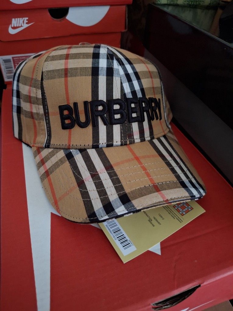 Burberry Hat / New